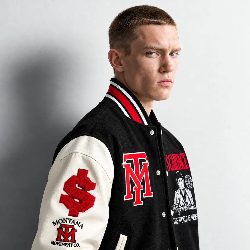 Retrato serio con chaqueta varsity retro.webp